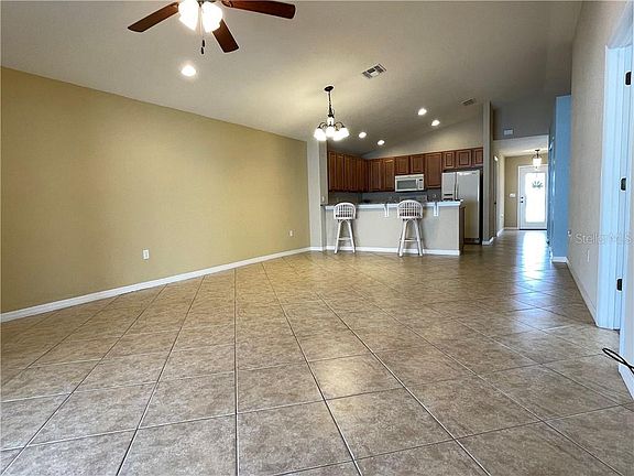 4th image of 12298 NE 48th Way