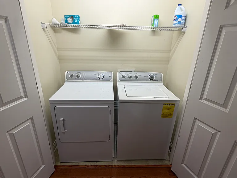 2122 Clinton St — Photo 32