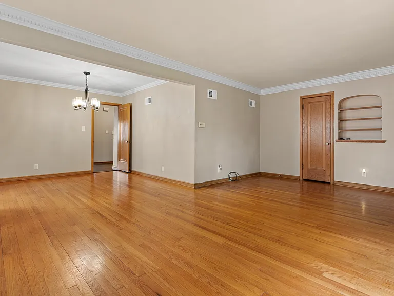 2797 N Sholes Ave — Photo 6