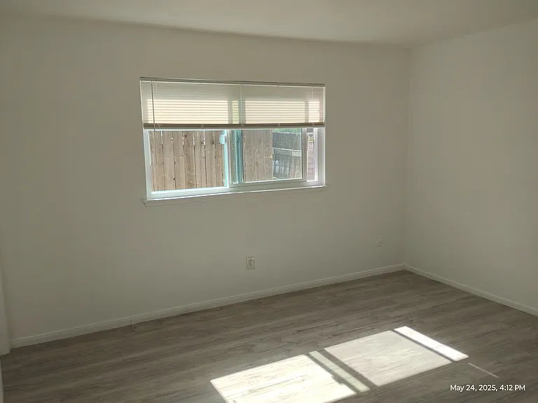 22122 Van Buren St — Photo 15