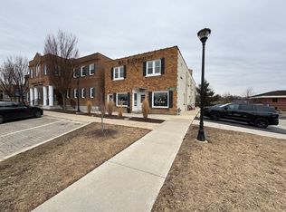 3S230 Warren Ave #1, Warrenville, IL 60555
