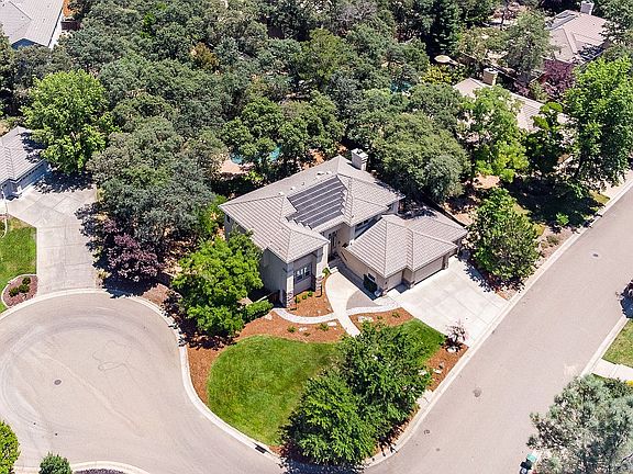 4th image of 1085 Manning Dr