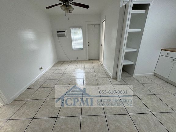 5th image of 1822 Dixianna St APT 8