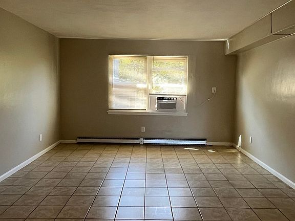3rd image of 1517 Lexington Ave SW #4