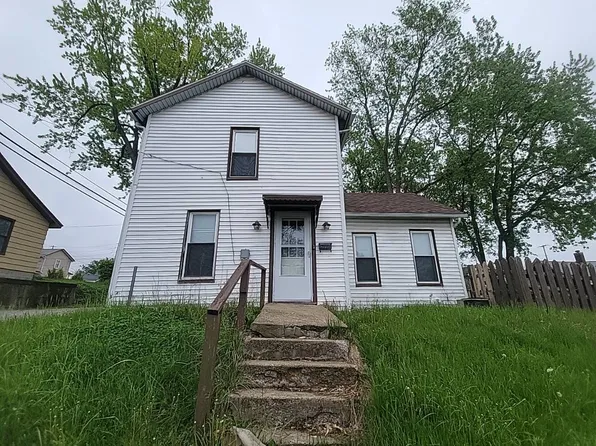 266 W Clark St, East Palestine, OH 44413