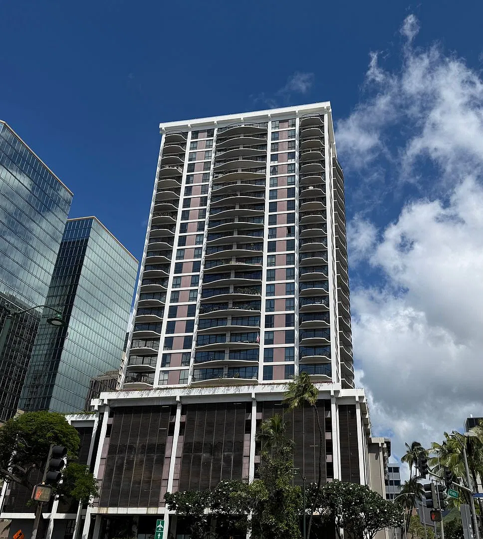 2 Bedroom, 2 Bathroom, 1 Parking (Harbor Square) — Photo 1