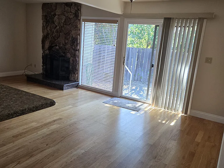 1428 Park Ave — Photo 24