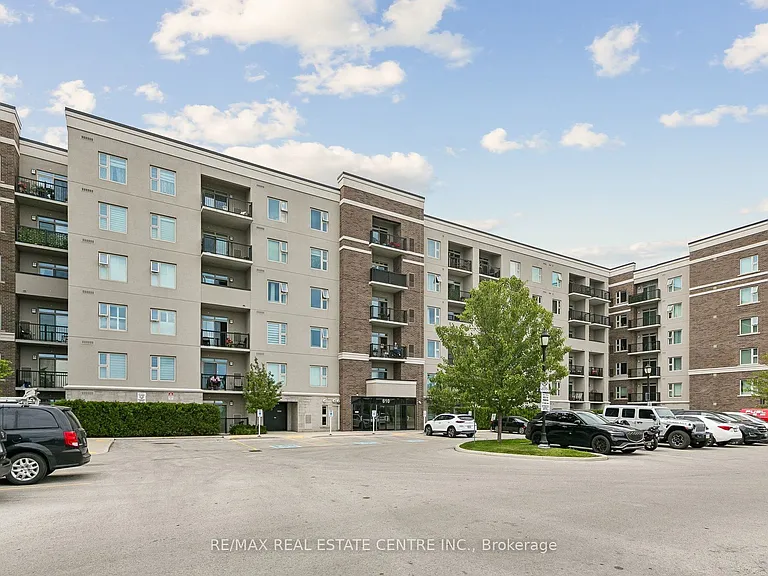 610 Farmstead Dr #102 — Photo 2