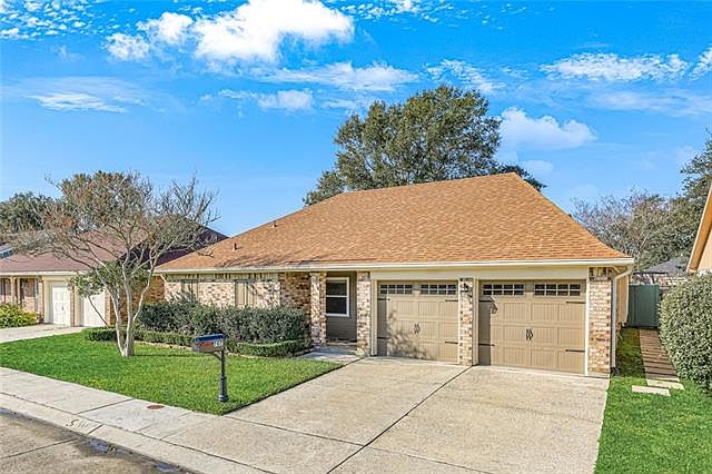 1st image of 707 Aurora Oaks Dr