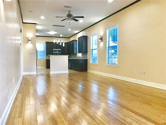 5th image of 2681 Jasmine St