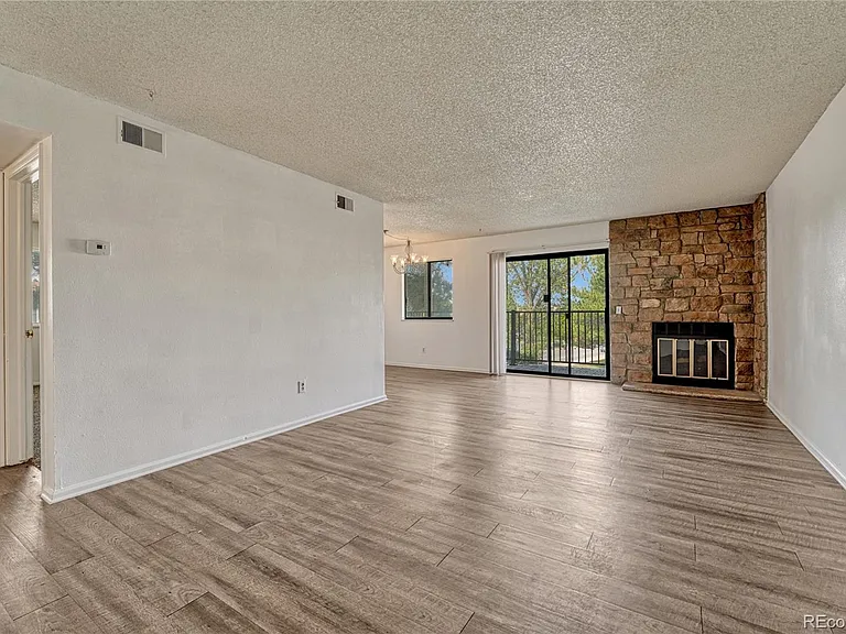 491 S Kalispell Way #101 — Photo 4