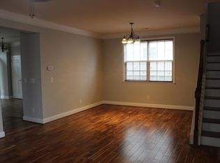 2012 Remington Oaks Cir, Cary, NC 27519