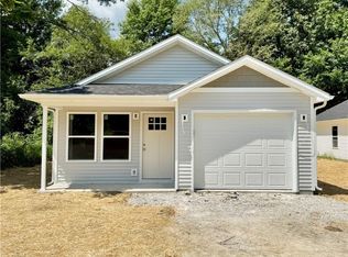 382 Oak St, Austin, IN 47102