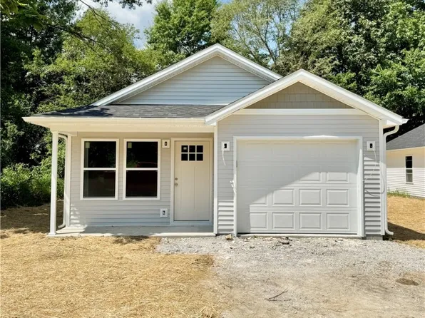 382 Oak Street, Austin, IN 47102