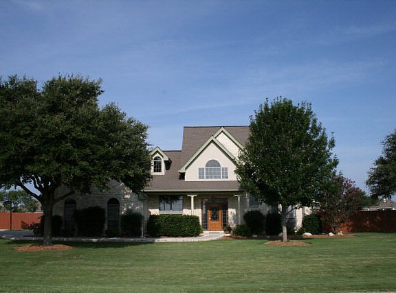 2nd image of 166 Castlewood Dr