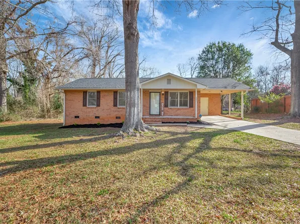 305 Green St, Belton, SC 29627