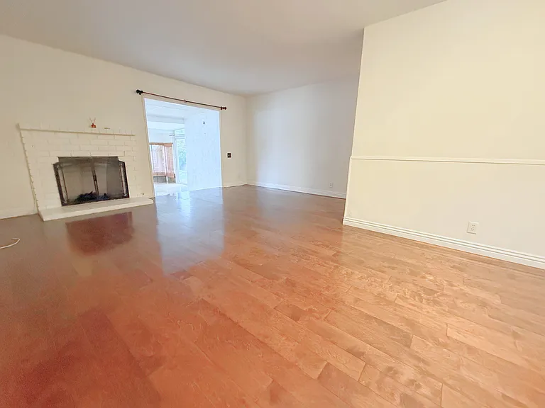 8366 Tampa Ave — Photo 3