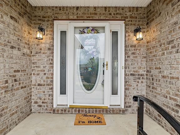 5th image of 664 Community Ct