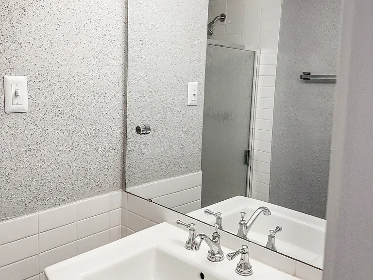 Belmont Place — Photo 39