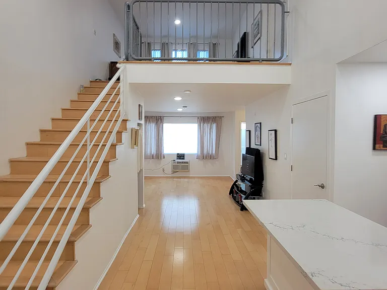 1230 N June St #214 — Photo 8