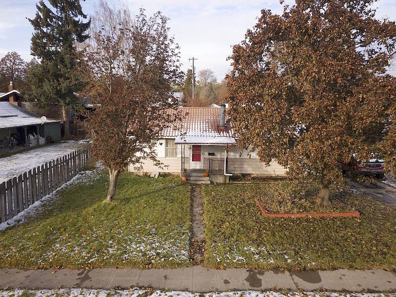 1st image of 2830 W Bismark Ave