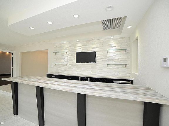 3rd image of 6943 Giralda Cir