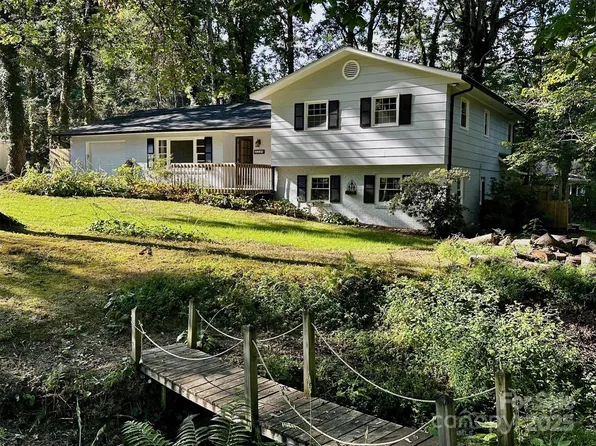 3238 Debbie Dr, Hendersonville, NC 28791