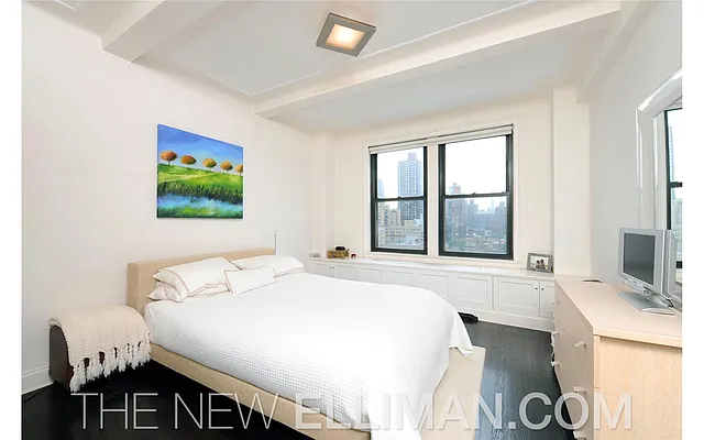 Sold by Douglas Elliman | media 21