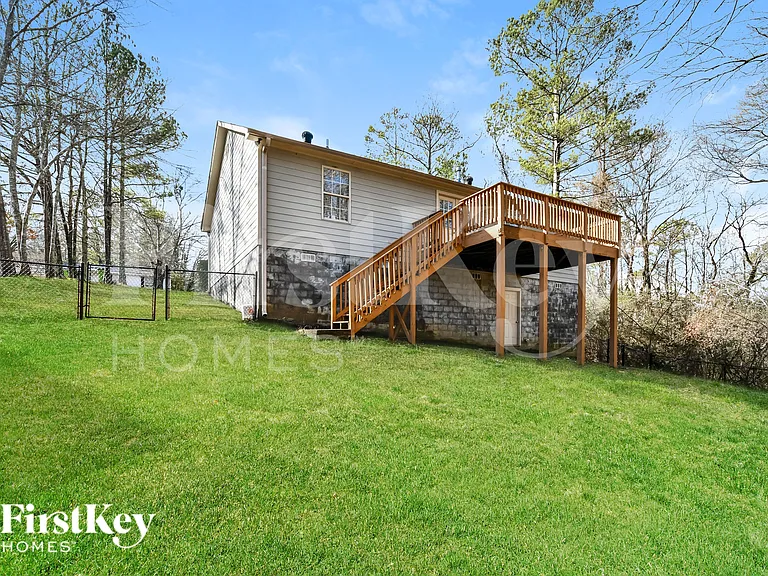 290 Mill Rd — Photo 15