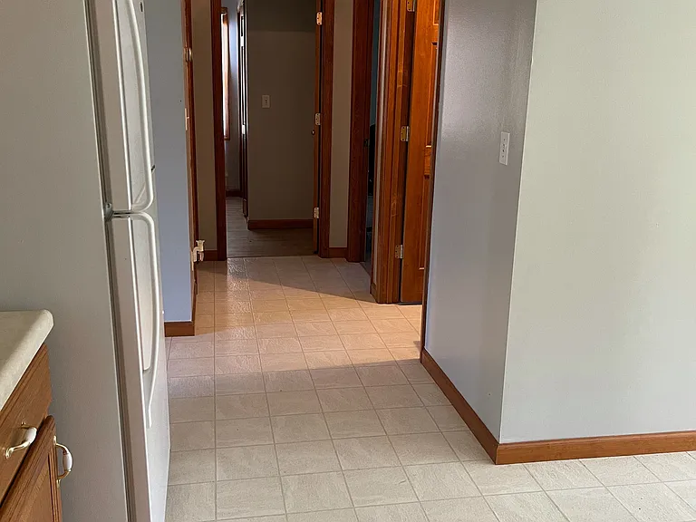 106 Meadowlands Dr — Photo 9