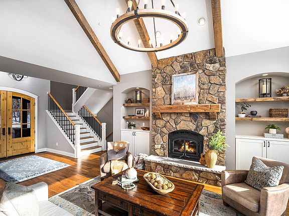 5th image of 119 Montauk Ln