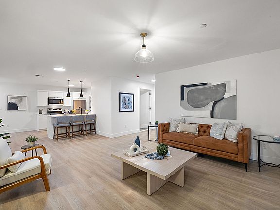 3rd image of 913 N Market St #3