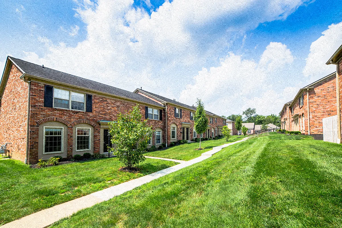 Monon Place I (Classic and Renovated), Managed by Buckingham Monon Living — Photo 3