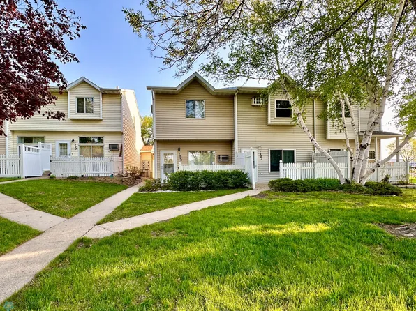 1505 34 1/2 Ave S, Fargo, ND 58104