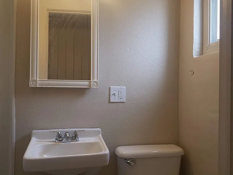 1914 S Owyhee St #8 — Photo 5