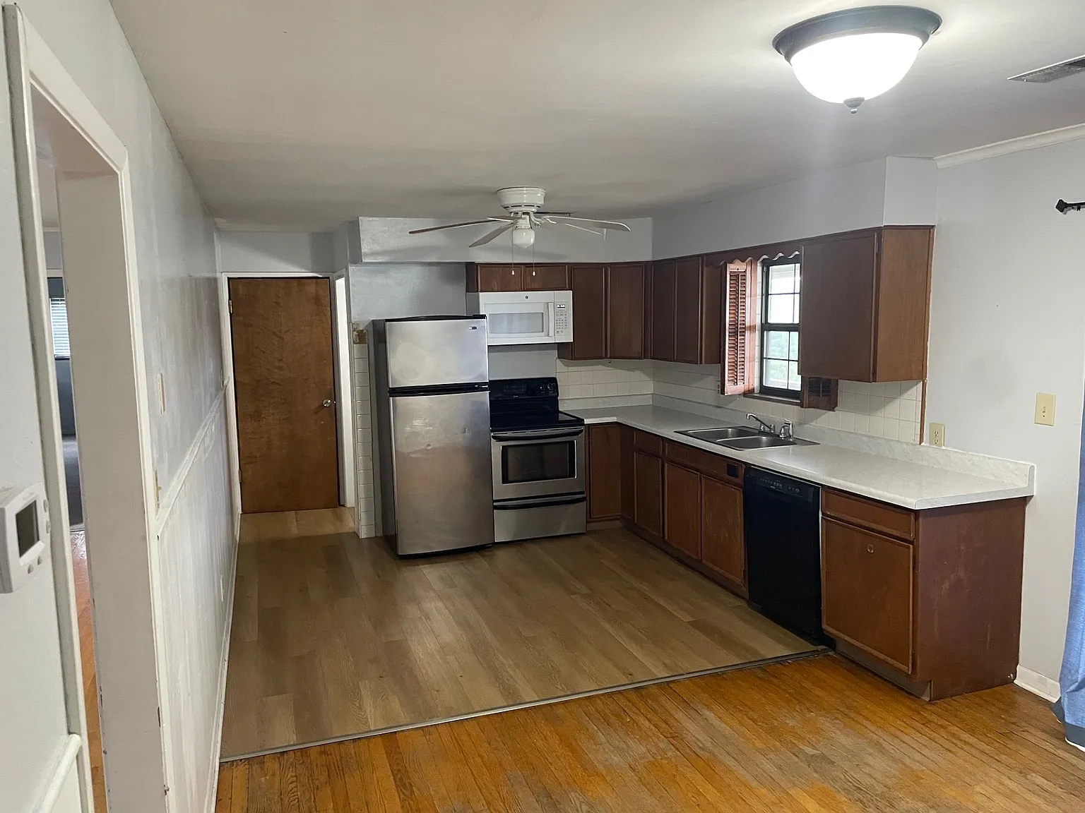 4 bed, 2860 sqft, $1,850 — Photo 4