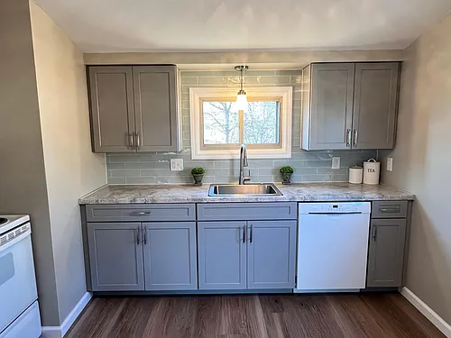 62 Beach Rd #UPPER Photo 1