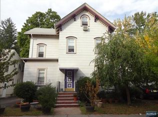 33 Monroe Pl, Montclair, NJ 07042