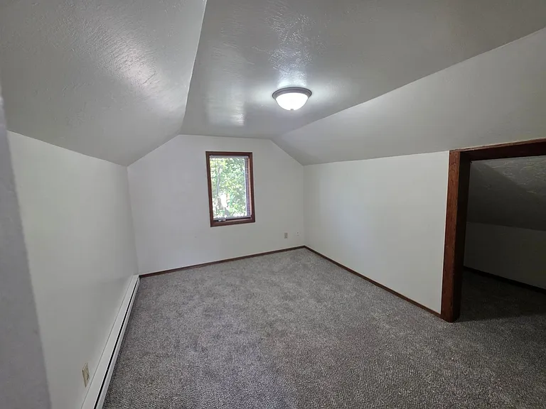 616 N State St — Photo 9