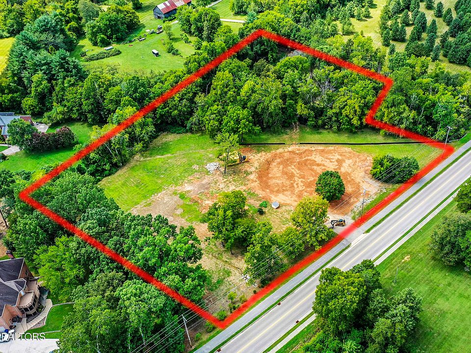 1st image of 317 Everett Rd