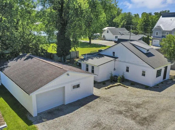 86 Wood St, Buckeye Lake, OH 43008