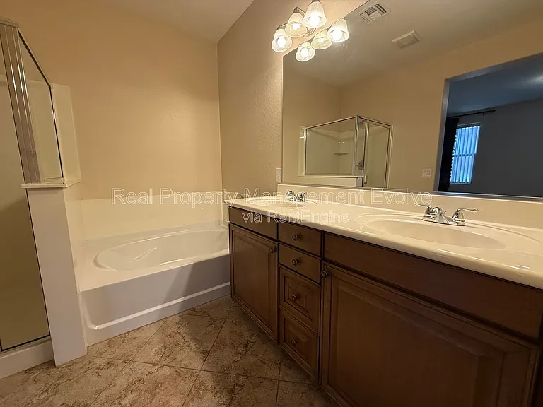3454 E Constitution Dr — Photo 14