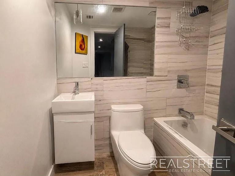 138 Cornelia St #1 — Photo 6