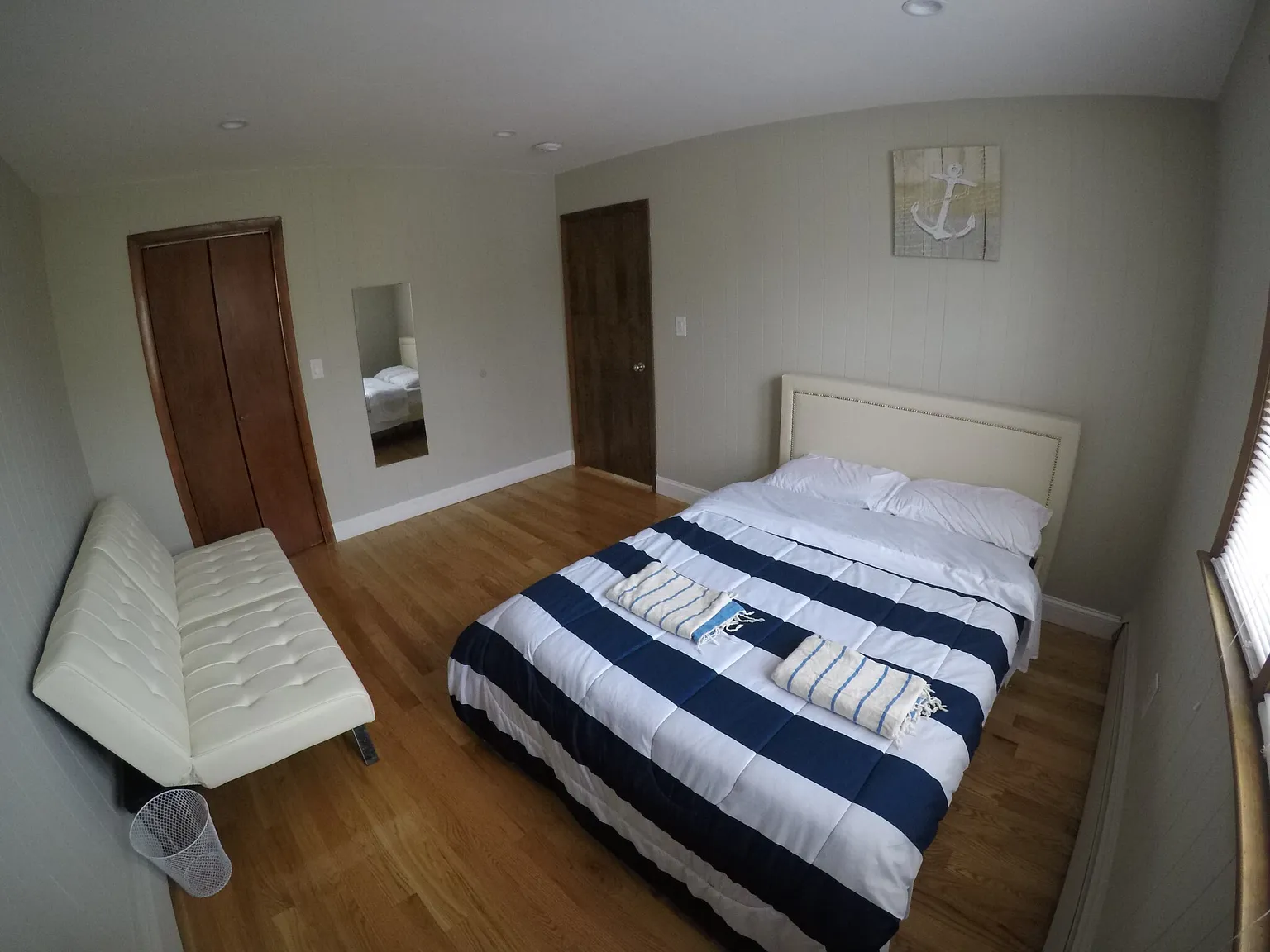 3 bed, 1000 sqft, $4,500 — Photo 3