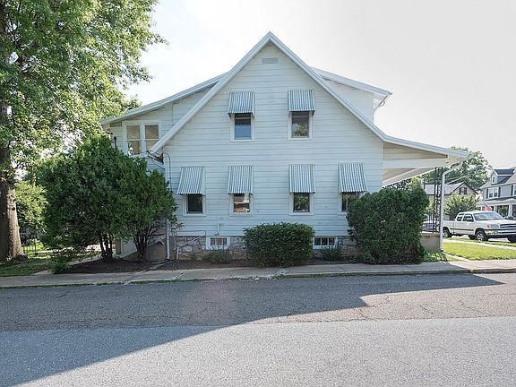 side from road (corner lot)