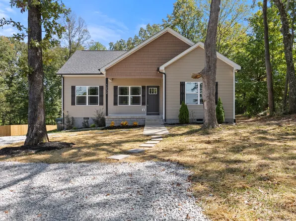 1232 N Charlotte St, Dickson, TN 37055