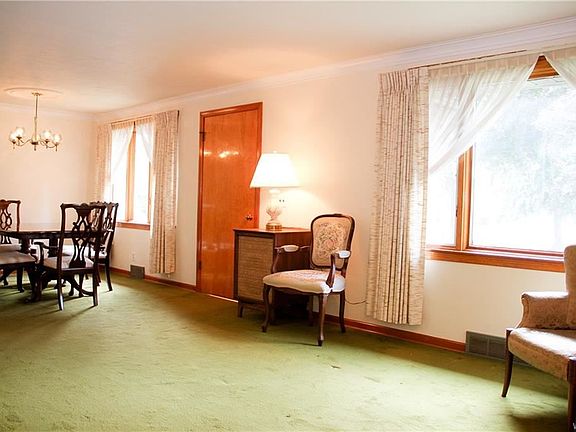 4th image of 219 Caesar Blvd