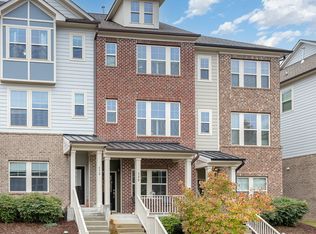 520 Village Loop Dr, Apex, NC 27502