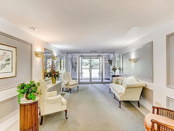3rd image of 3225 Southdale Dr Unit 28