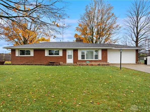 3083 Warner Dr, Fairborn, OH 45324